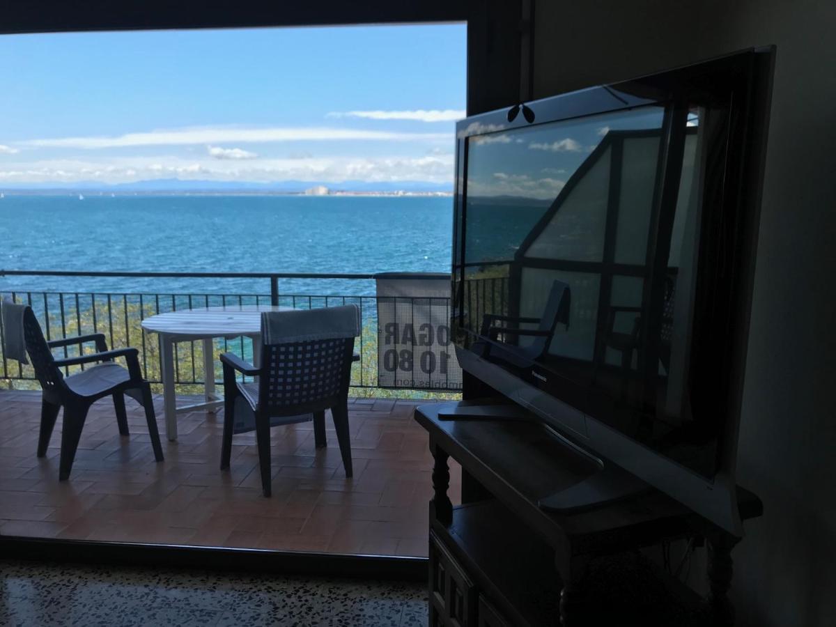 Blue Bay Apartment Roses Exterior photo